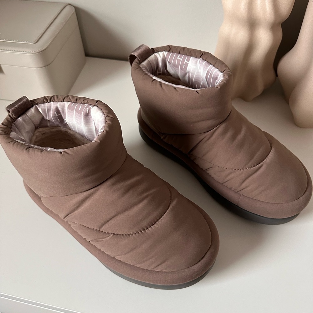 UGG Classic Maxi Mini boot